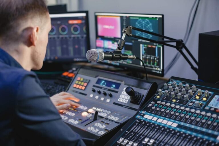 GrossSound.com music and entertainment platform featuring artist news, audio content, and industry insights