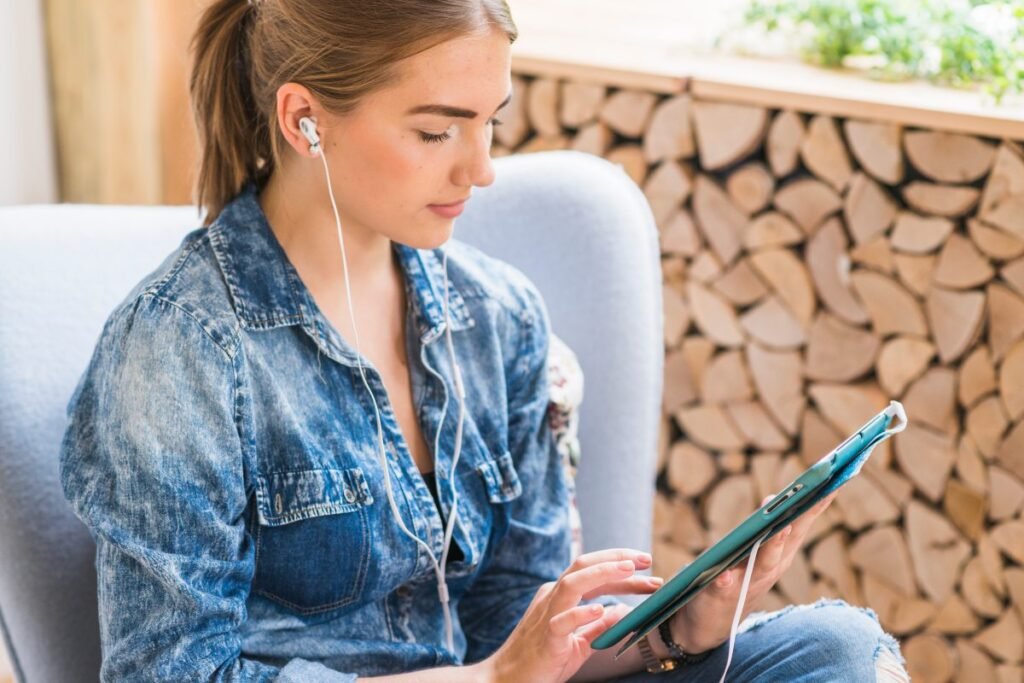A digital eBook covering noise reduction techniques for cleaner and more professional audio production.